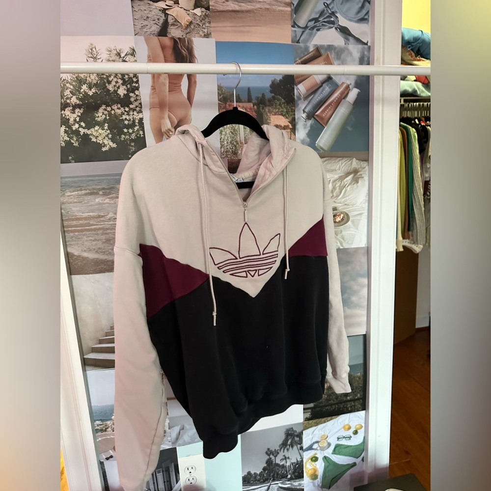 ADIDAS SWEATSHIRT